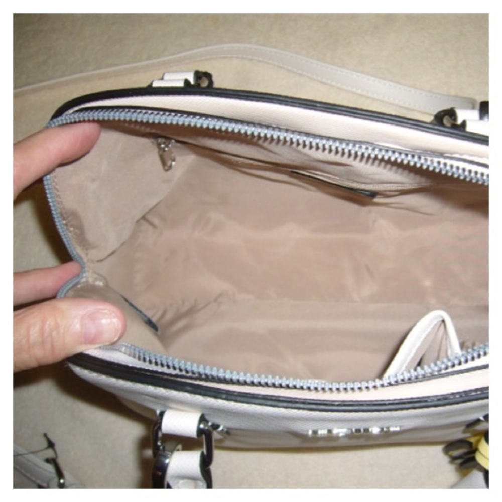 🦃🪓😎Nine West Johara Dome Purse with Bonus-White - Picture 4 of 5